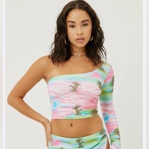 *NWT* Frankie’s Bikinis Tina One Shoulder Bikini Top